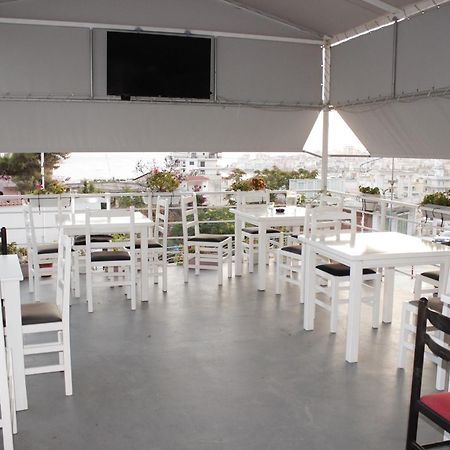 Bebi Hotel And Apartments Sarandë Buitenkant foto