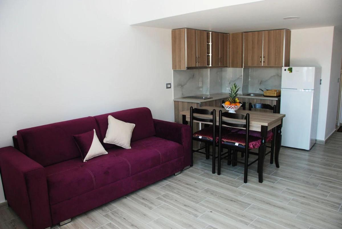 Bebi Hotel And Apartments Sarandë Buitenkant foto