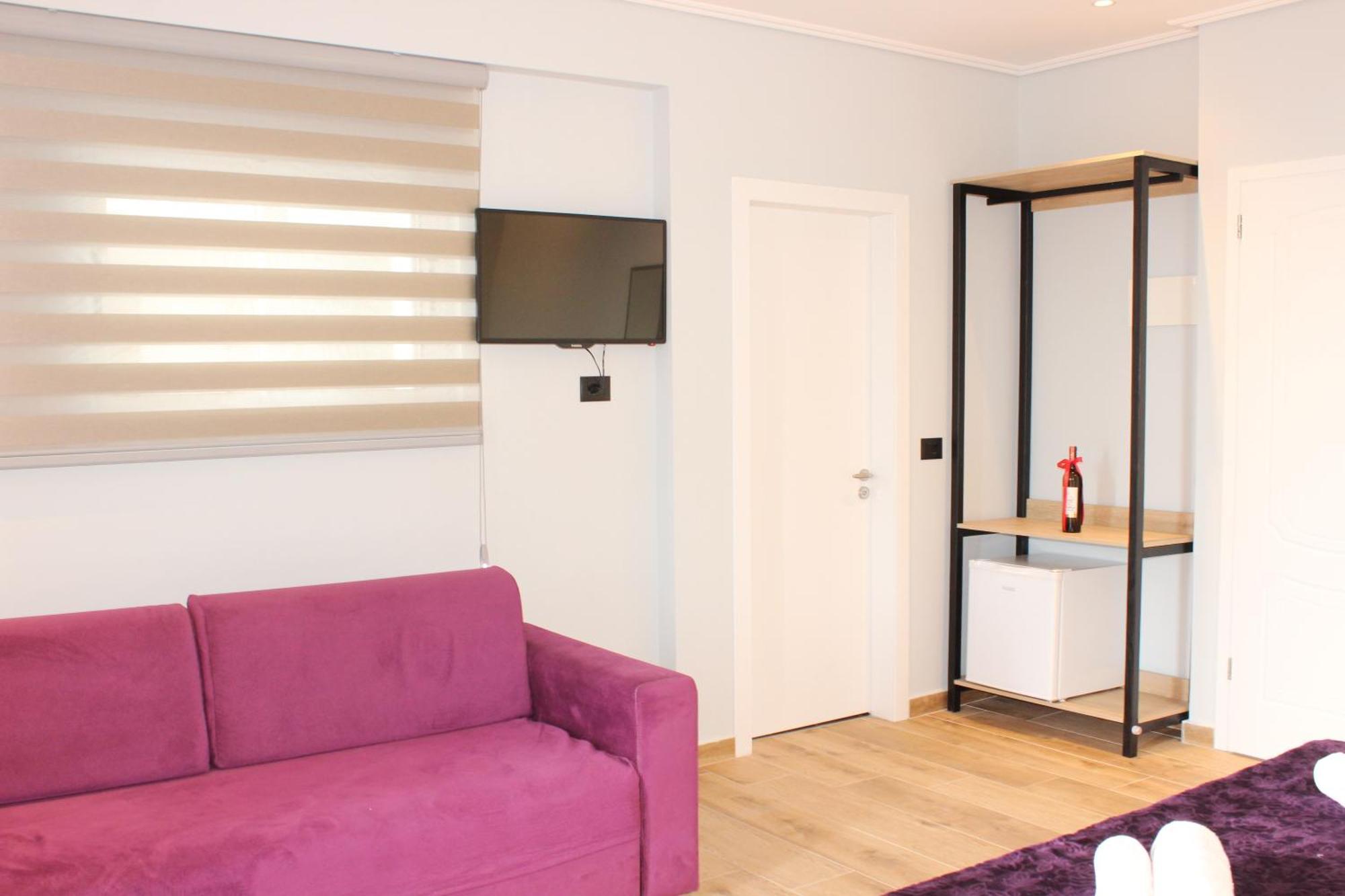 Bebi Hotel And Apartments Sarandë Buitenkant foto