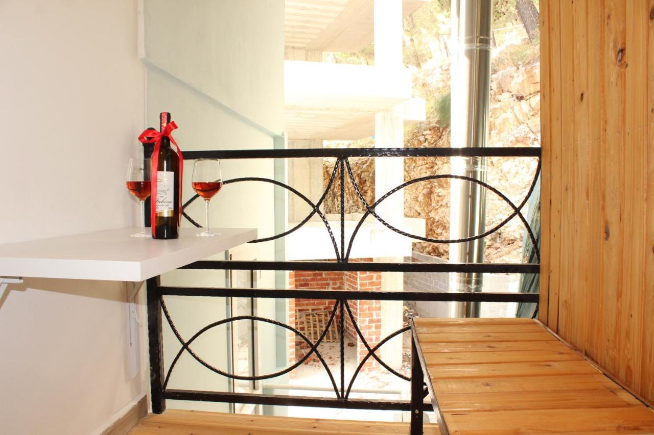 Bebi Hotel And Apartments Sarandë Buitenkant foto