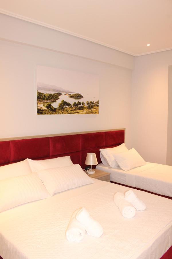Bebi Hotel And Apartments Sarandë Buitenkant foto