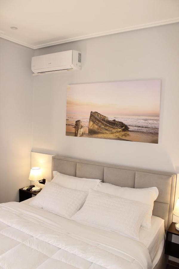 Bebi Hotel And Apartments Sarandë Buitenkant foto