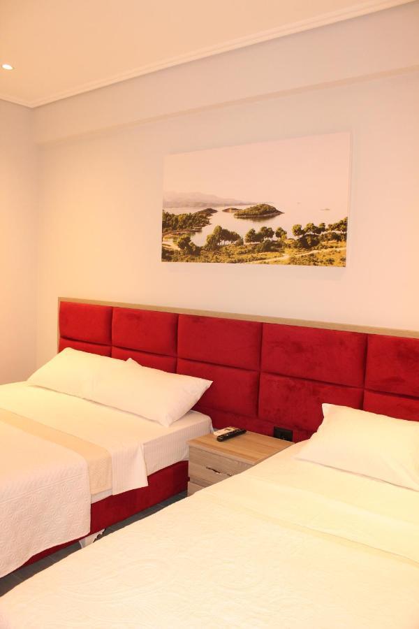 Bebi Hotel And Apartments Sarandë Buitenkant foto