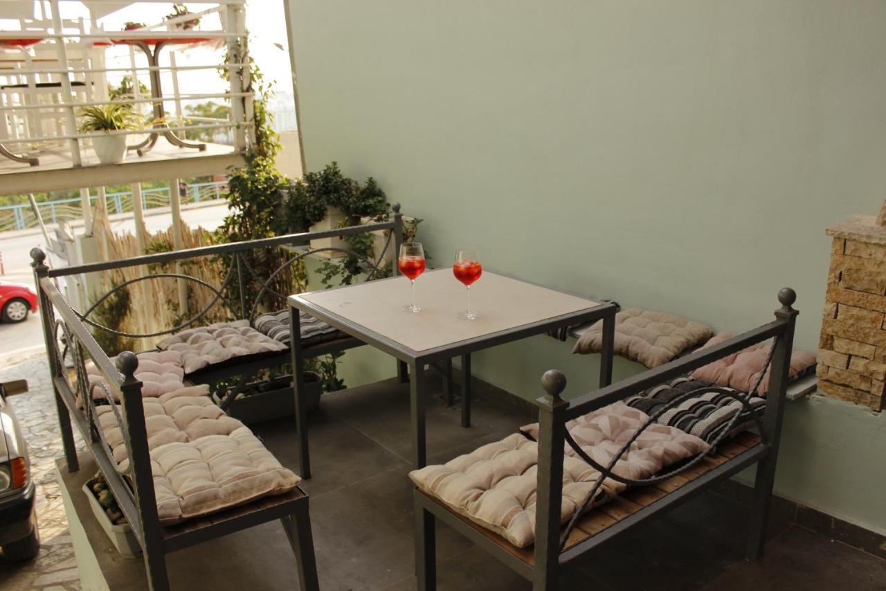 Bebi Hotel And Apartments Sarandë Buitenkant foto