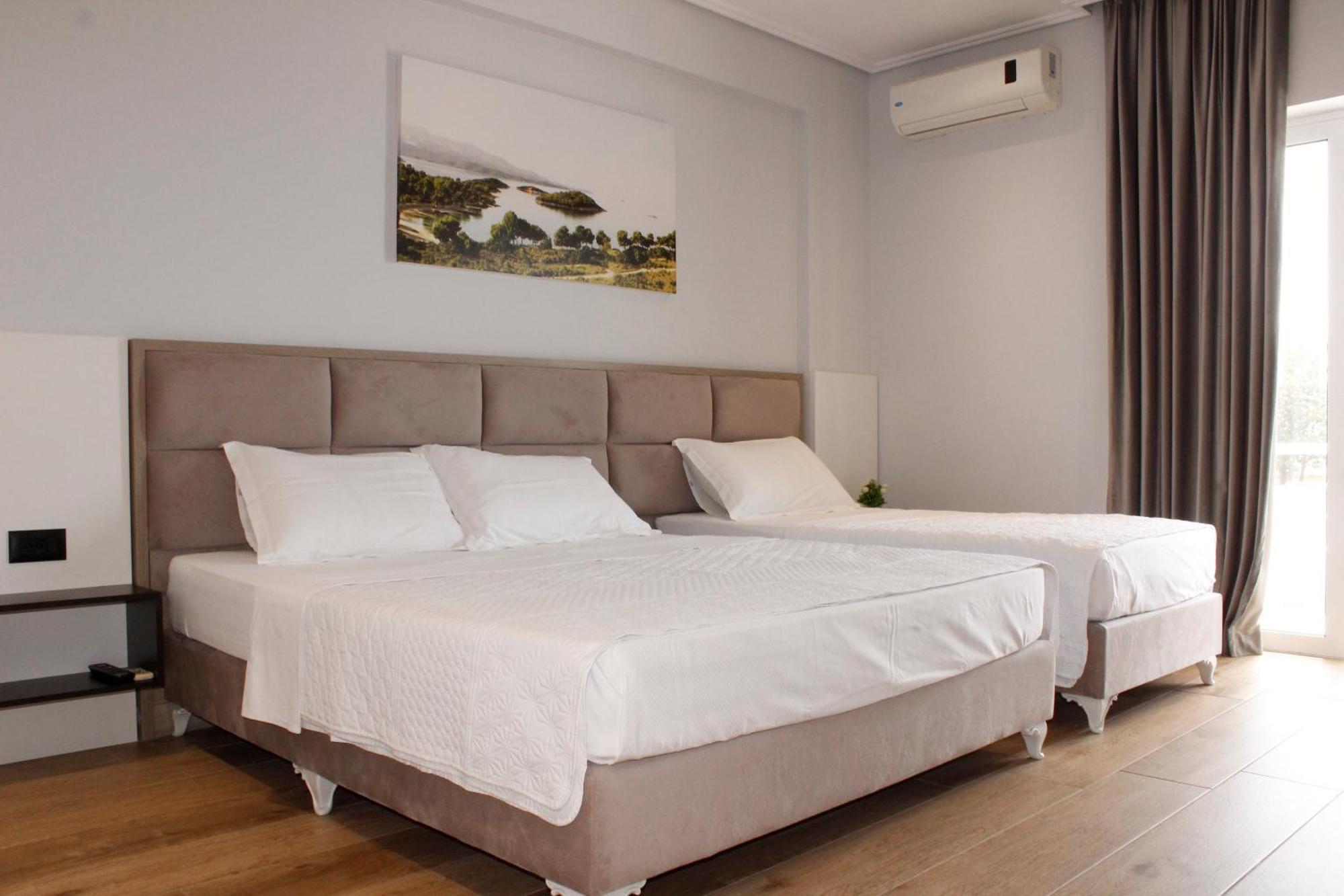 Bebi Hotel And Apartments Sarandë Buitenkant foto