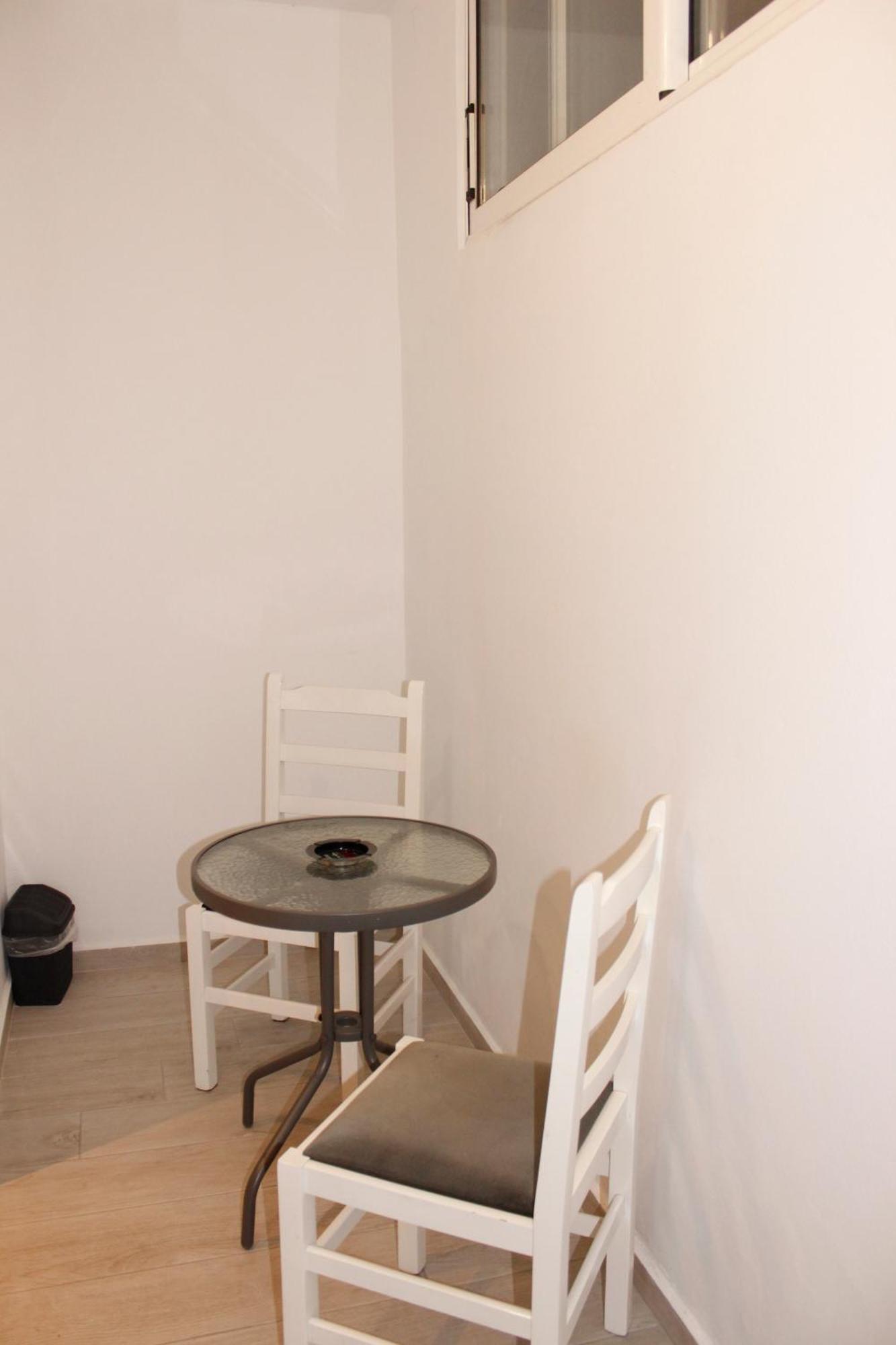 Bebi Hotel And Apartments Sarandë Buitenkant foto