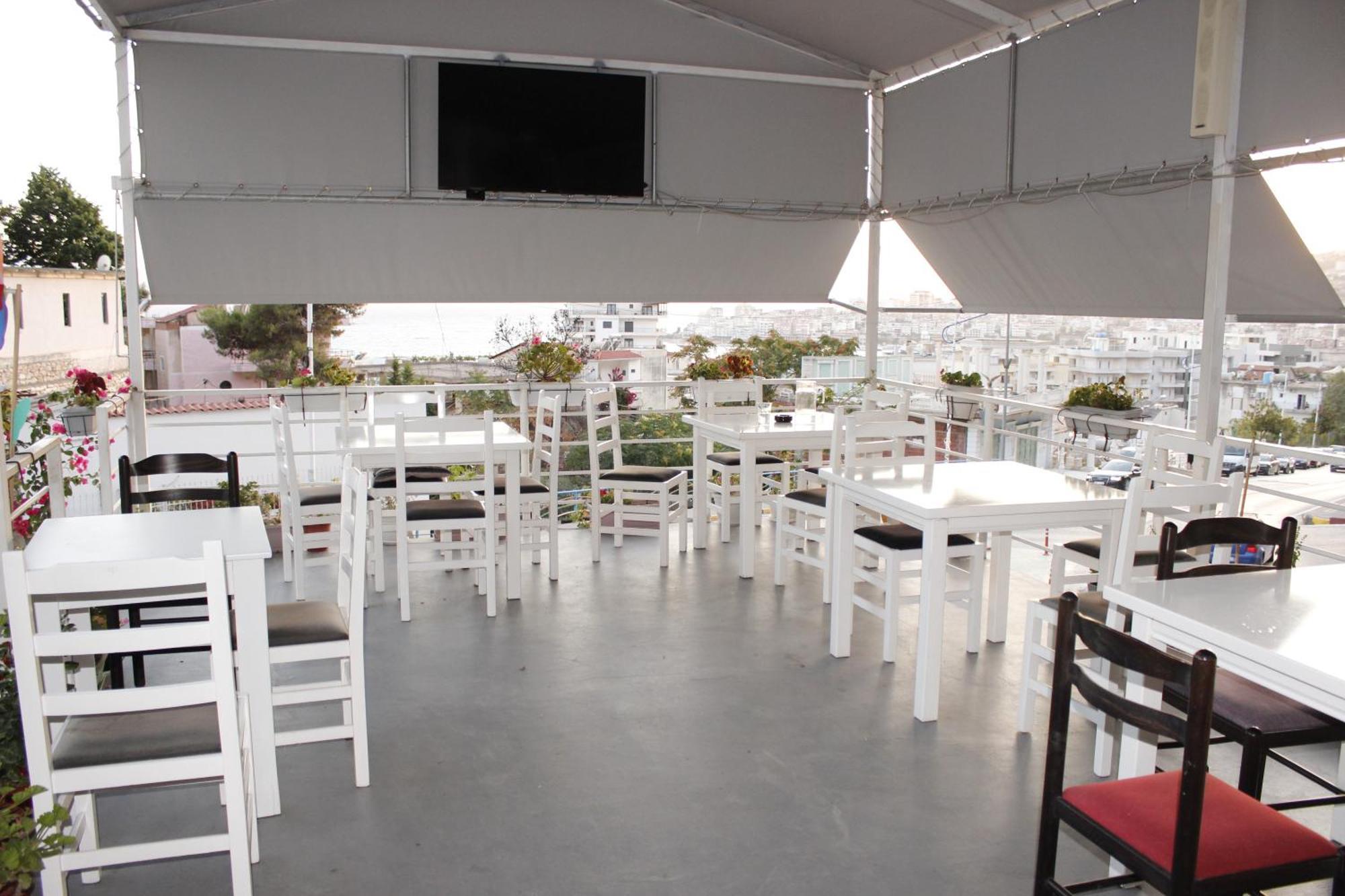 Bebi Hotel And Apartments Sarandë Buitenkant foto