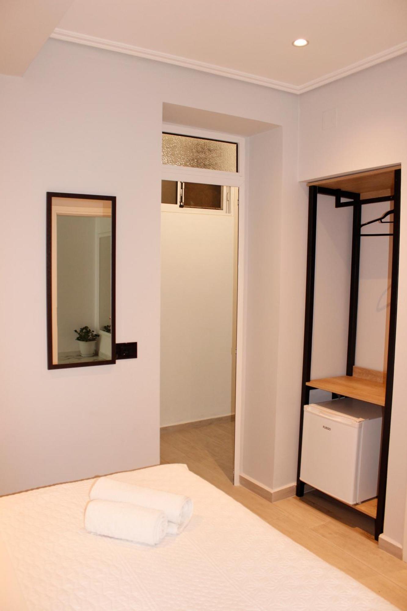 Bebi Hotel And Apartments Sarandë Buitenkant foto