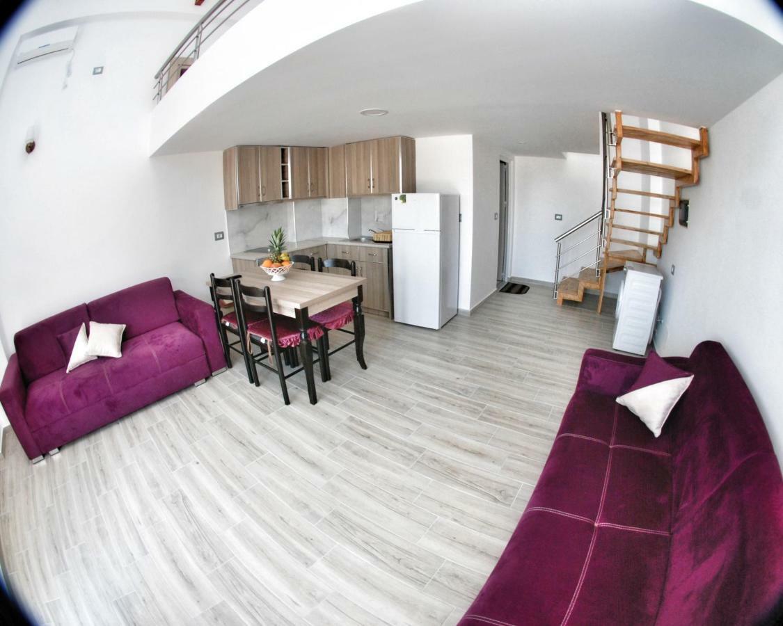 Bebi Hotel And Apartments Sarandë Buitenkant foto