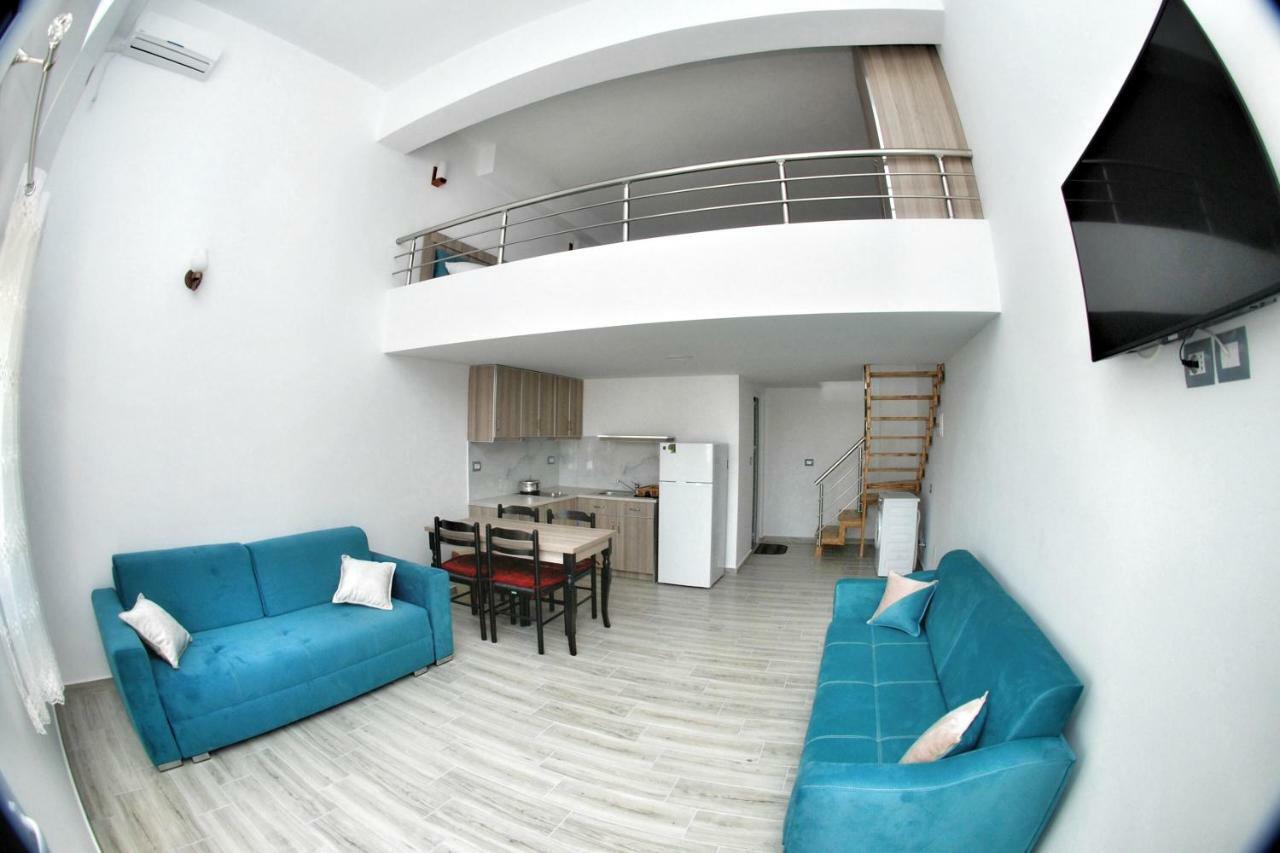 Bebi Hotel And Apartments Sarandë Buitenkant foto