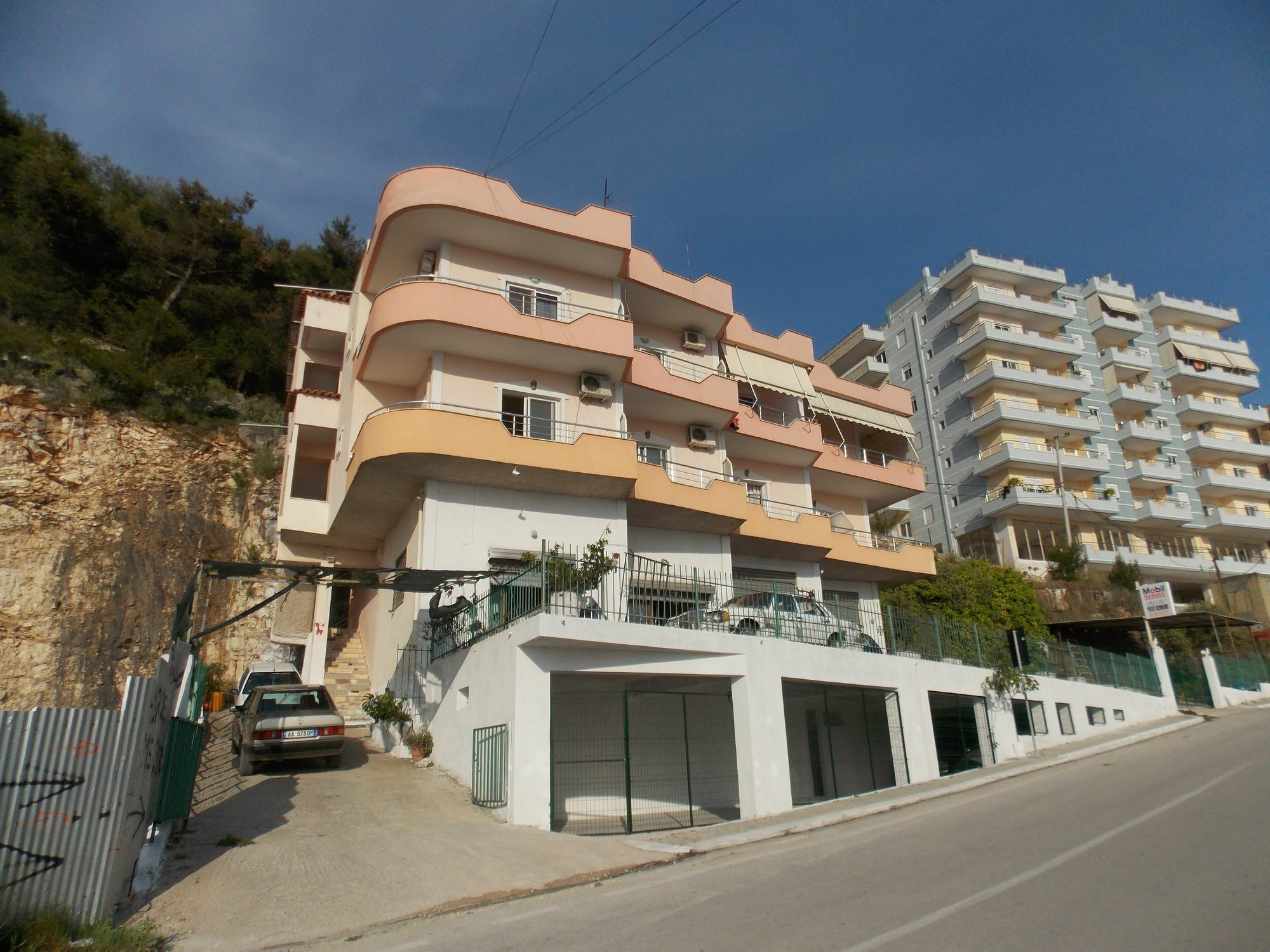 Bebi Hotel And Apartments Sarandë Buitenkant foto
